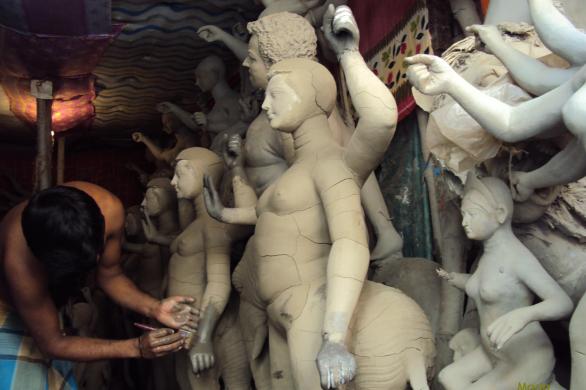 Idol making in Kumartuli, Kolkata