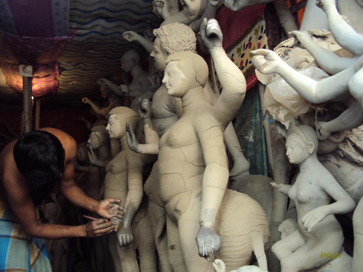 Idol making in Kumartuli, Kolkata