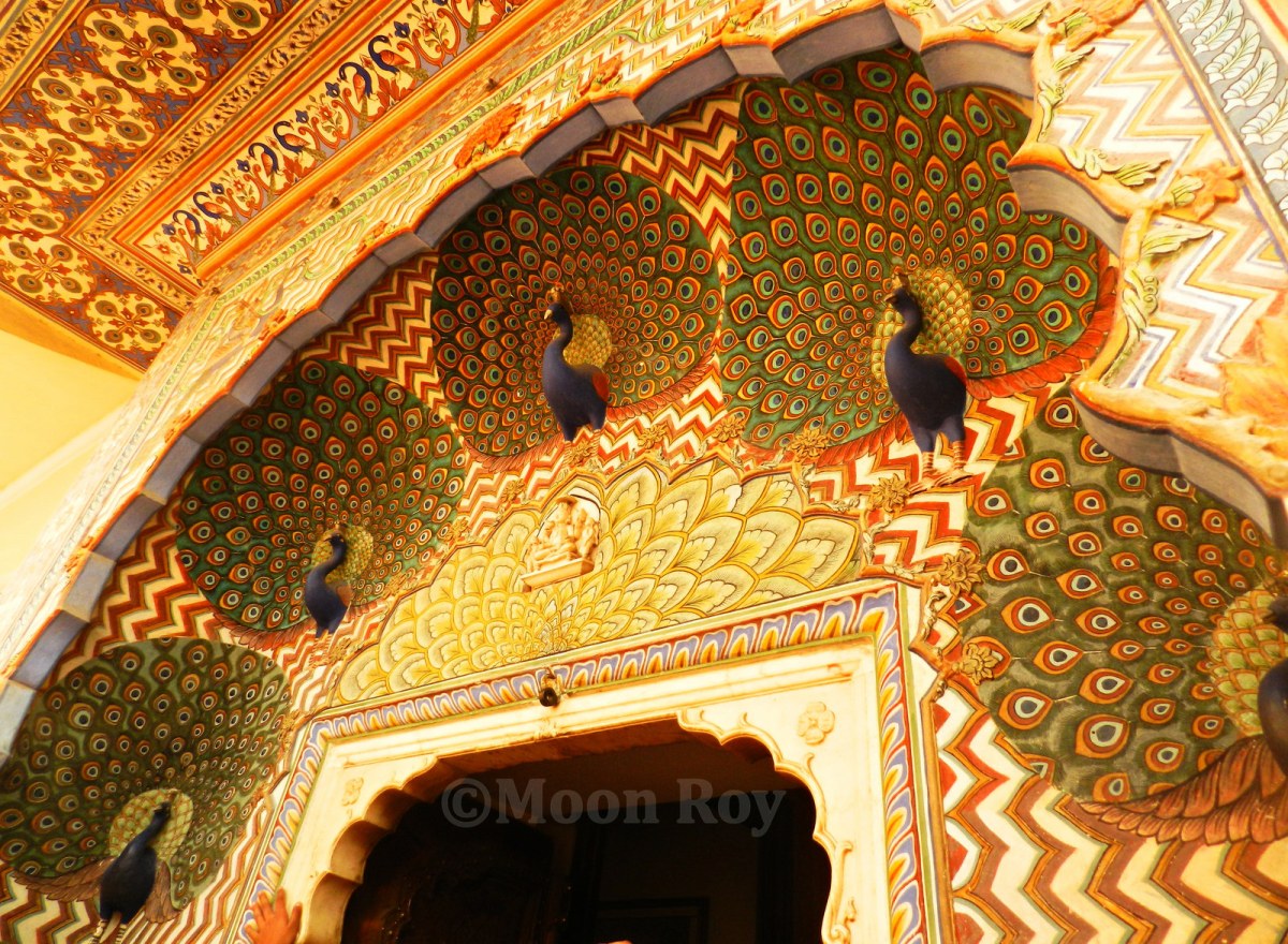 peacock gate, jaipur, city palace, stone carving