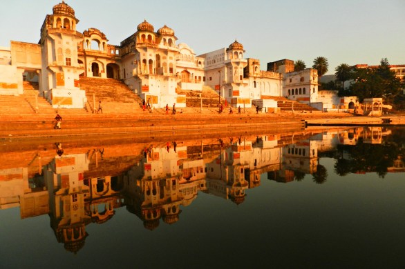 pushkar lake, holy lake pushkar, temples in pushkar, symmetry