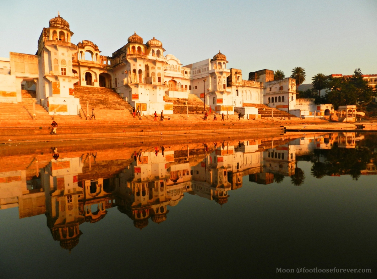 pushkar lake, holy lake pushkar, temples in pushkar, symmetry
