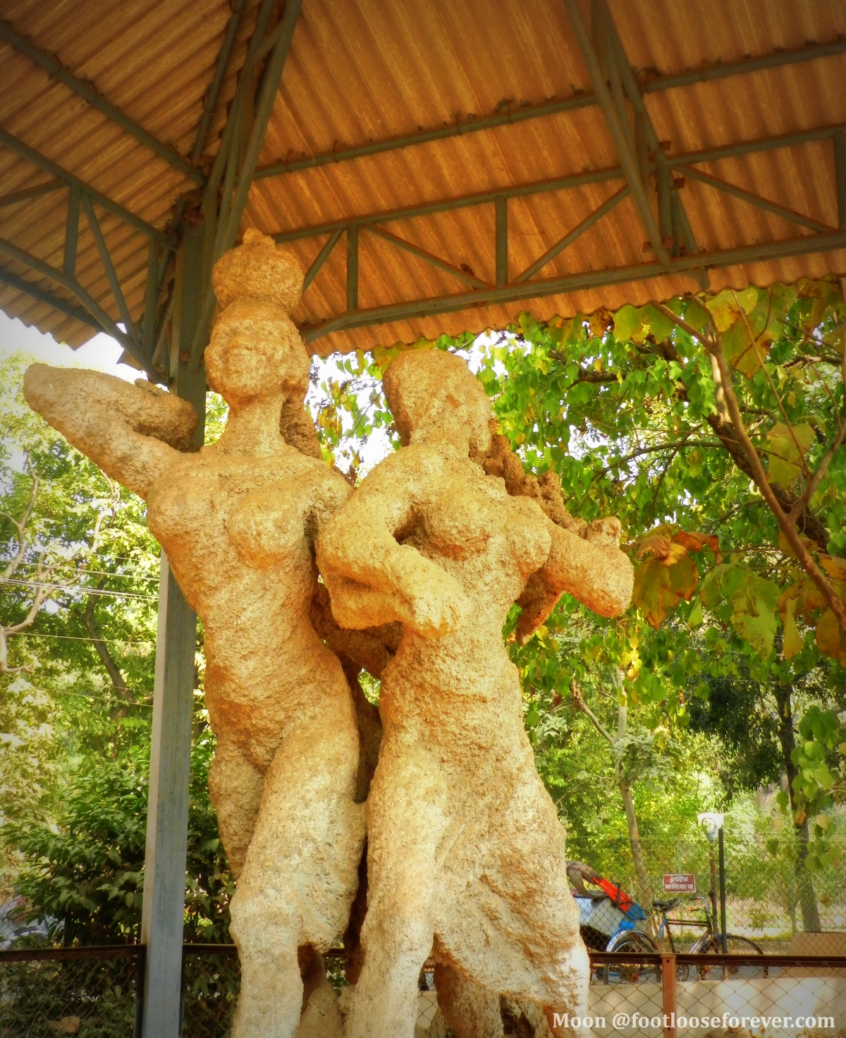 sculpture by Ram Kinkar Baij, kala bhavan, shantiniketan