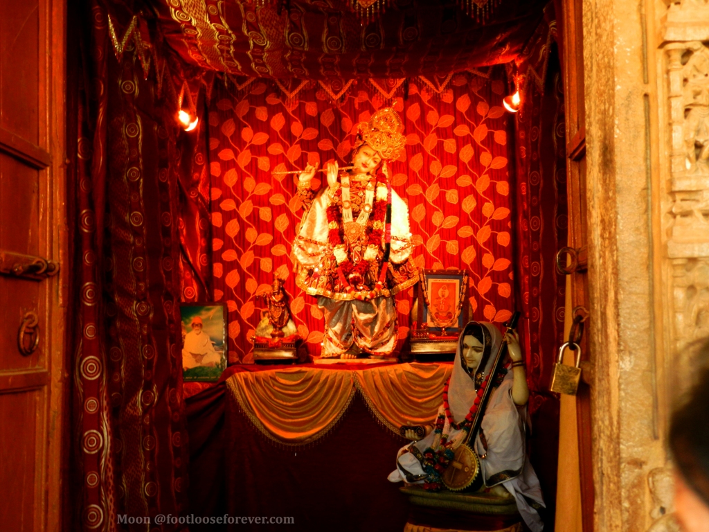Mira bai temple, kirshna temple chittor, Meera Bai at the temple, chittorgarh, chittor attractions