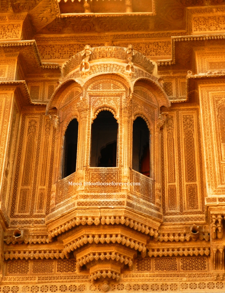 ornate balcony, jaisalmer fort, jaisalmer