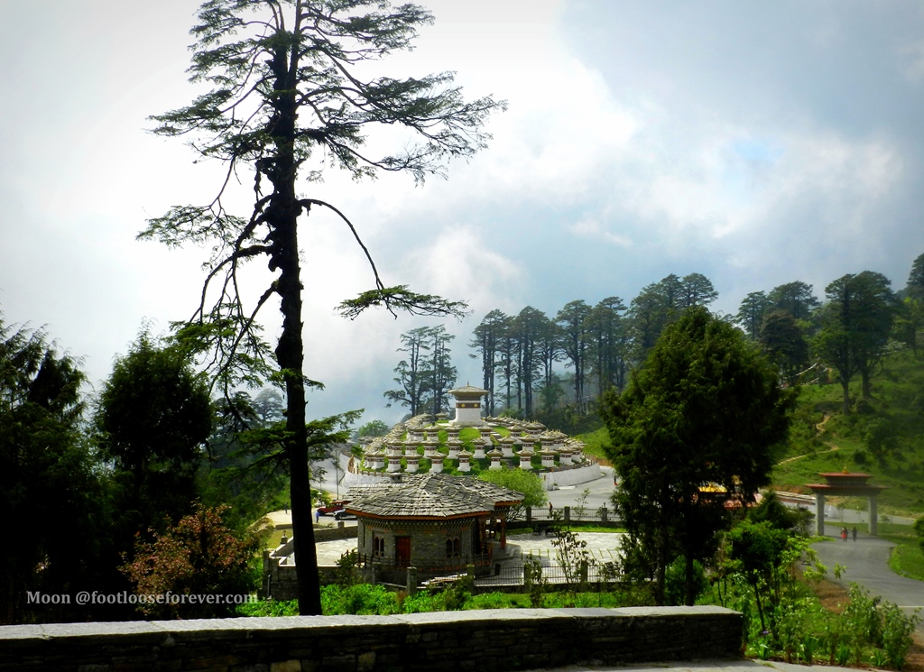 dochula pass, bhutan, chortens