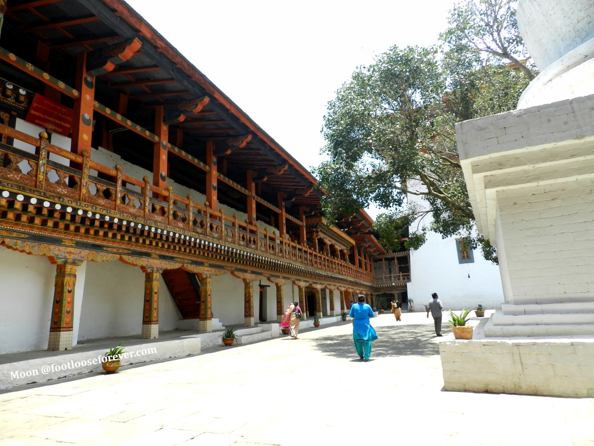 inside punakha monastery