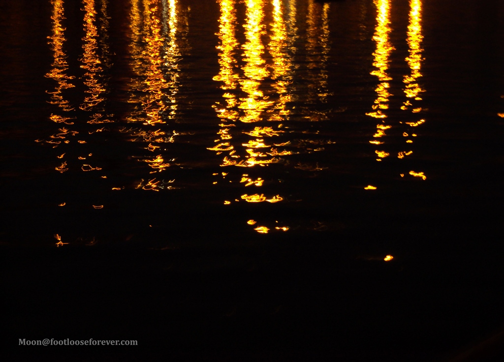 light reflection, varanasi, evening